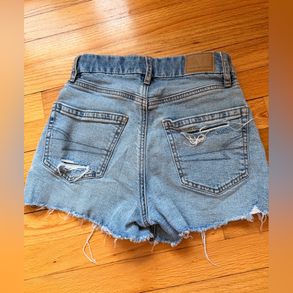 American Eagle Outfitters Light Wash Distressed Denim Cutoff Shorts - Picture 3 of 3